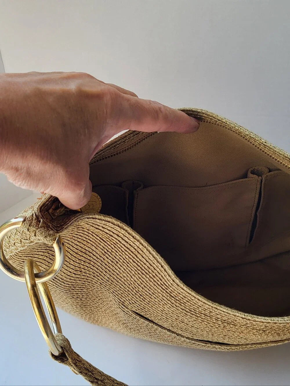 Eric Javits Squishee Tan Woven Hobo Shoulder Bag Gold Ring EUC
